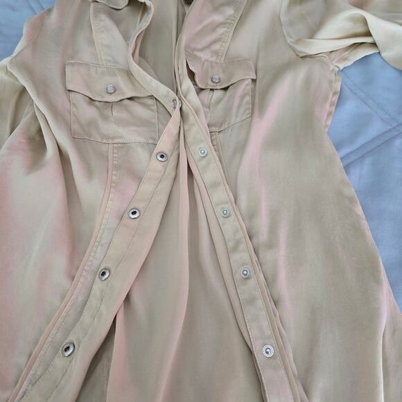 Women's Silk Blouse Sz 4 Champagne Button Down Long Sleeve Workwear Minimalist - Picture 7 of 10